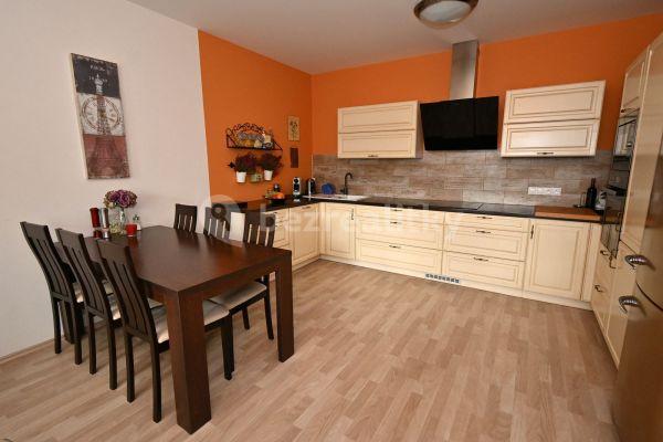 Prenájom bytu 3-izbový 83 m², Václava Trojana, Praha