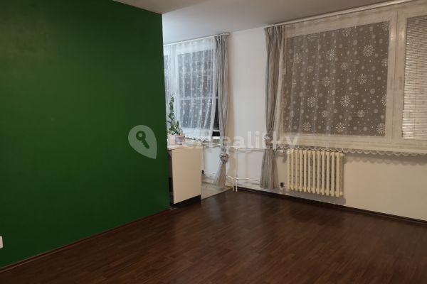 Prenájom bytu 1-izbový 30 m², Benešovská, Kladno