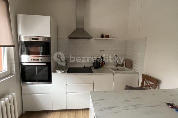 Prenájom bytu 3-izbový 70 m², U Bazénu, Hlavní město Praha