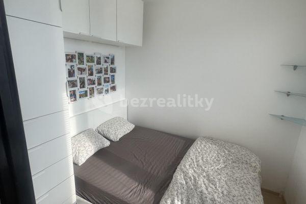 Prenájom bytu 2-izbový 33 m², Černého, Praha