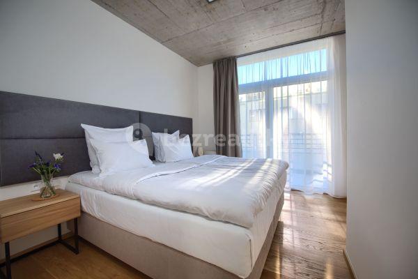 Prenájom bytu 2-izbový 50 m², Soukenická, Praha