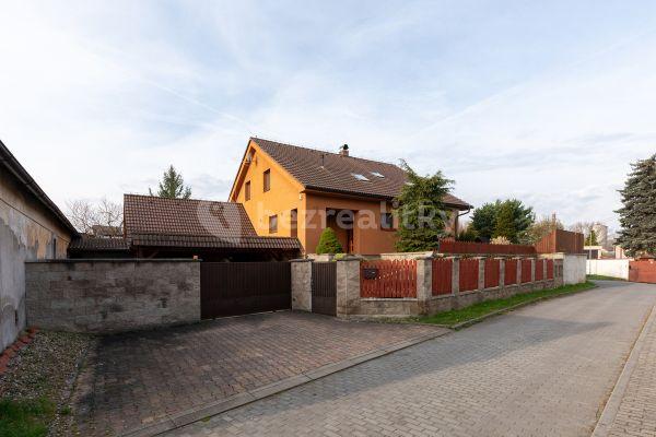 Predaj domu 250 m², pozemek 947 m², Labská, 