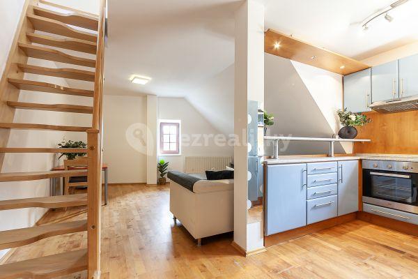 Predaj bytu 2-izbový 62 m², Stradonická, 