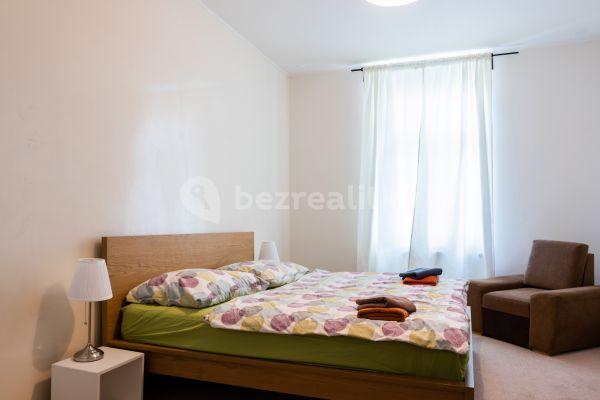 Prenájom bytu 2-izbový 79 m², Polská, Praha