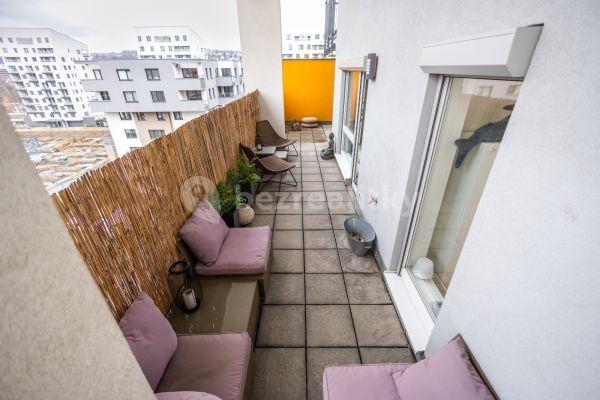 Prenájom bytu 3-izbový 70 m², Pod Harfou, Hlavní město Praha