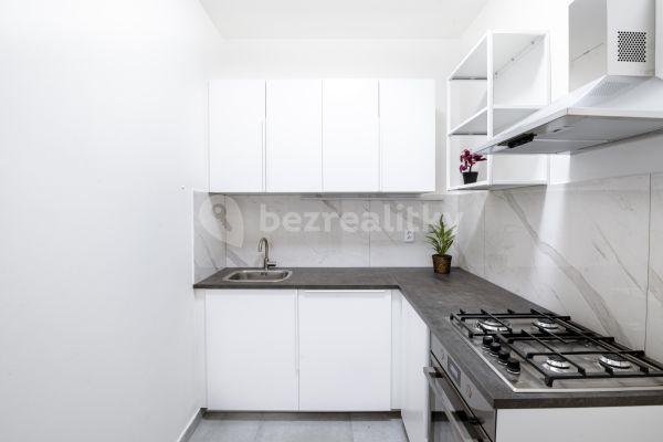 Prenájom bytu 3-izbový 85 m², Košická, Praha, Praha