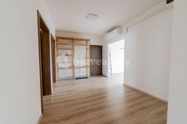 Prenájom bytu 4-izbový 85 m², Tupolevova, Bratislava