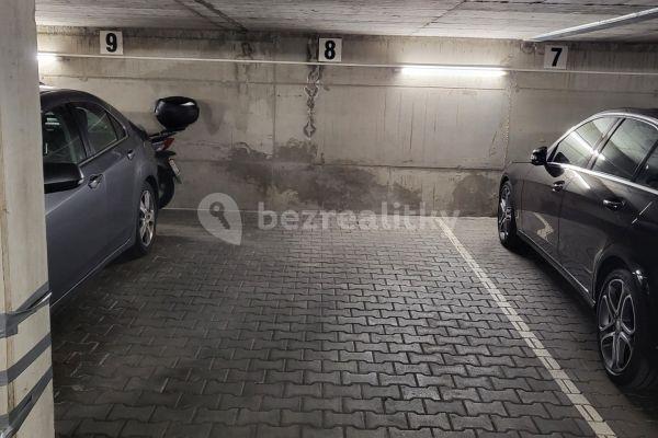 Prenájom garáže 13 m², Ruská, Hlavní město Praha