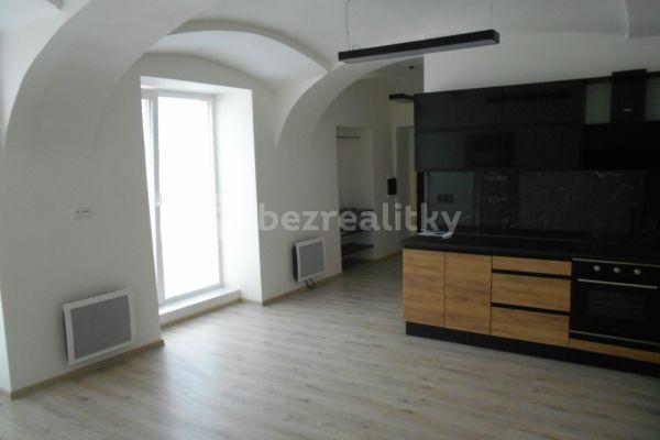 Prenájom bytu 2-izbový 57 m², Česká, Louny, Ústecký kraj