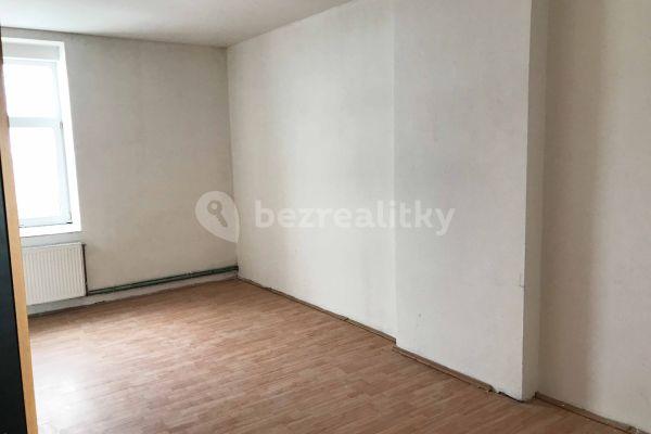 Prenájom bytu 3-izbový 103 m², Hospozín