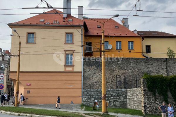 Prenájom bytu 3-izbový 86 m², Znojemská, Jihlava