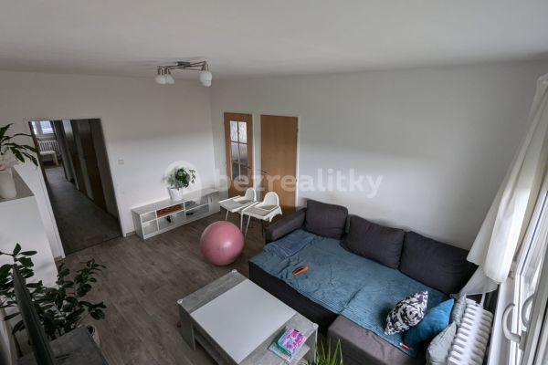 Prenájom bytu 4-izbový 80 m², Doubravická, Praha