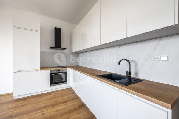 Predaj bytu 3-izbový 101 m², Stehlíkova, Slaný