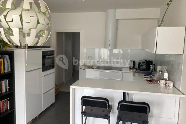 Prenájom bytu 3-izbový 65 m², Divišovská, Praha, Praha