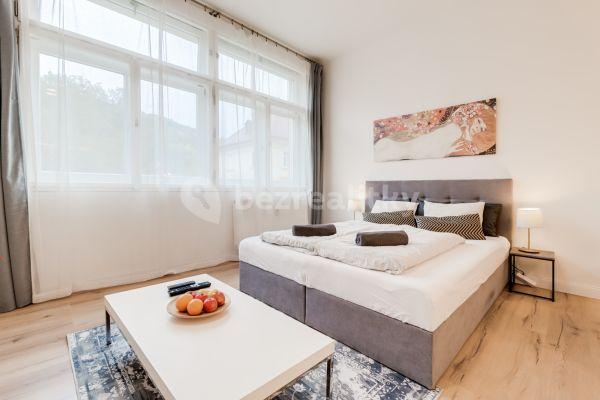 Prenájom bytu 1-izbový 33 m², Újezd, Praha