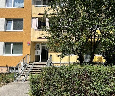 Prenájom bytu 3-izbový 71 m², Přecechtělova, Praha