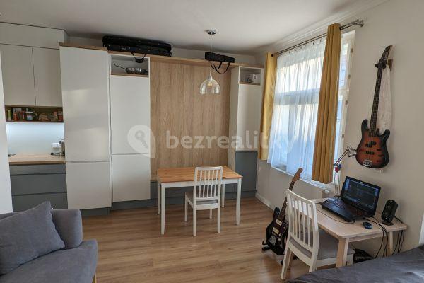 Prenájom bytu 1-izbový 34 m², Na Zámyšli, Praha