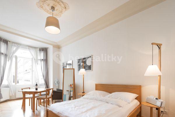 Prenájom bytu 2-izbový 89 m², Maiselova, Praha