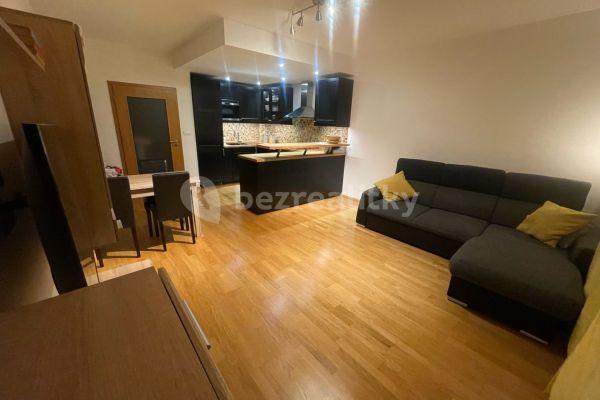 Prenájom bytu 3-izbový 69 m², Pod Dvorem, Praha