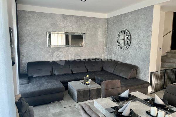 Predaj domu 124 m², pozemek 222 m², V Cihelnách, Nelahozeves