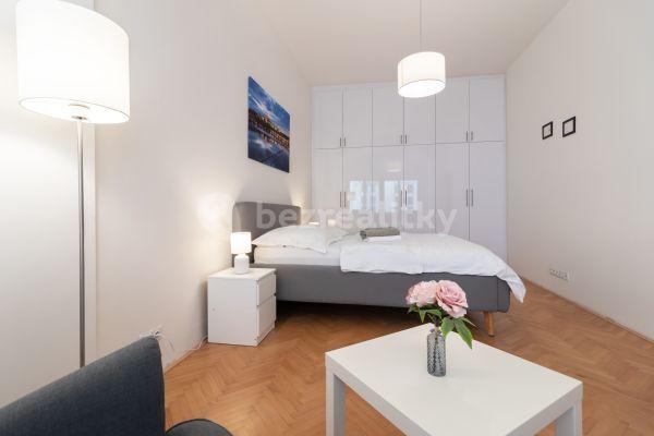 Prenájom bytu 2-izbový 55 m², Karlova, Praha