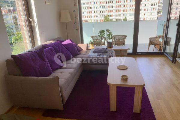 Prenájom bytu 3-izbový 86 m², Nekvasilova, Praha