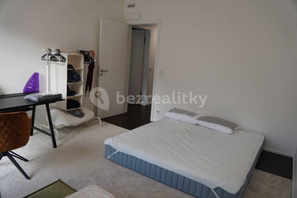 Prenájom bytu 4-izbový 137 m², Lerausova, Praha