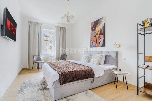 Prenájom bytu 4-izbový 100 m², Londýnská, Praha