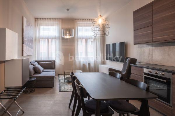 Prenájom bytu 2-izbový 47 m², Římská, Praha