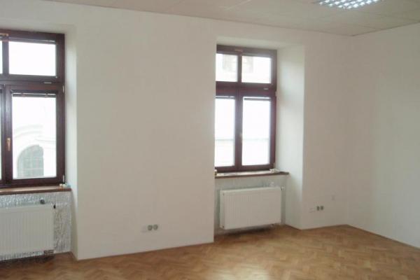 Prenájom bytu 3-izbový 95 m², Jezuitská, Brno-město